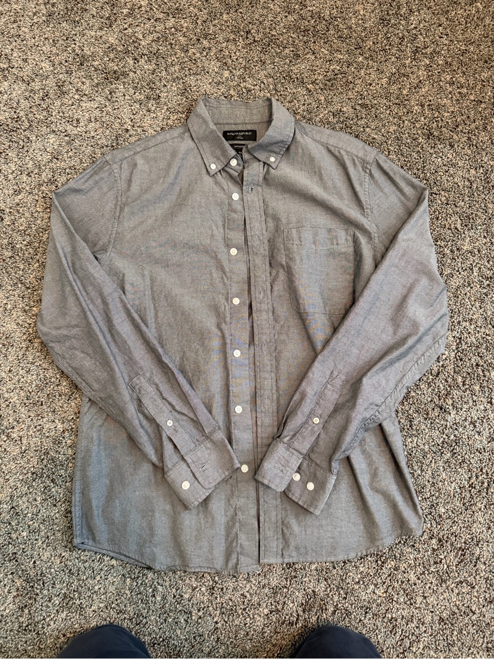 Banana Republic Men’s Gray Button-Down Oxford Shirt